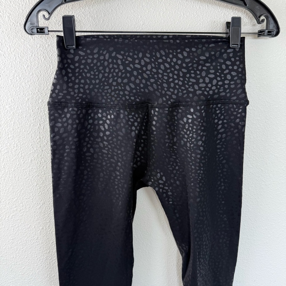 Beyond Yoga Shiny Sportflex High Waisted Midi Legging Black Feline Foil Medium - Picture 3 of 9